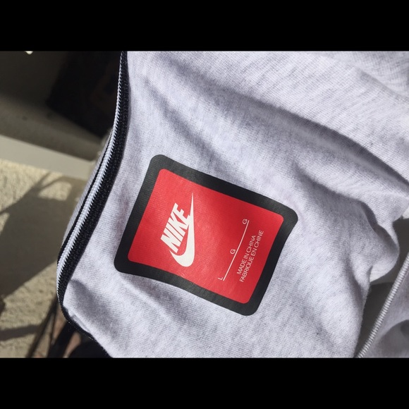 Nike Tech Fleece T-Shirt - Picture 5 of 5